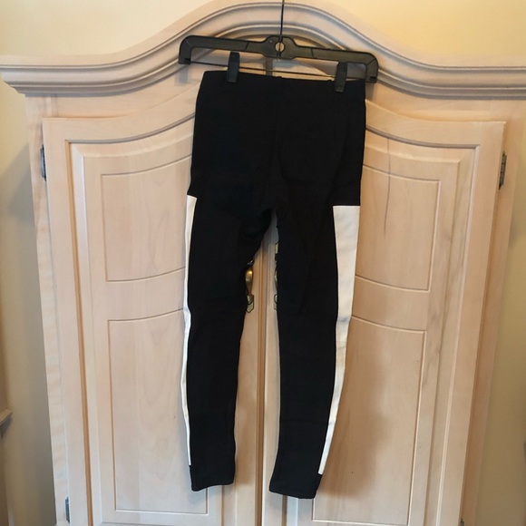 *2/$25 SALE* Mila Hermanovski leggings - Picture 2 of 6